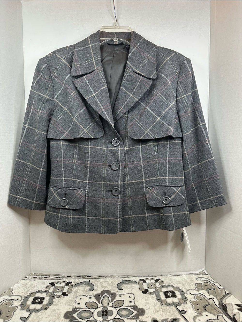 Larry Levine Gray Plaid Cropped Blazer, size XL, NWT